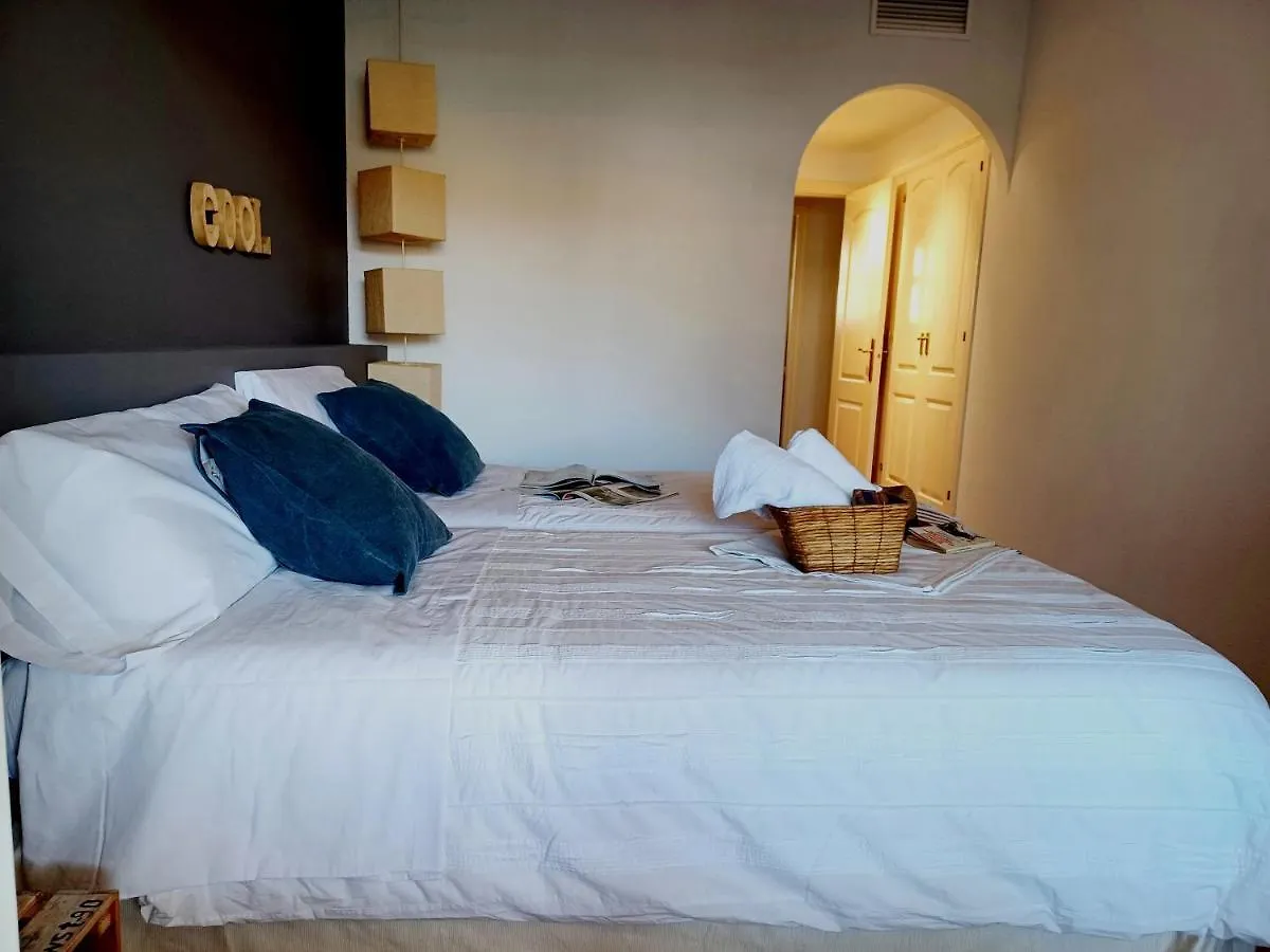 Apartamento 140 M2, 400 Metros De La Playa En Benalmadena 0*,